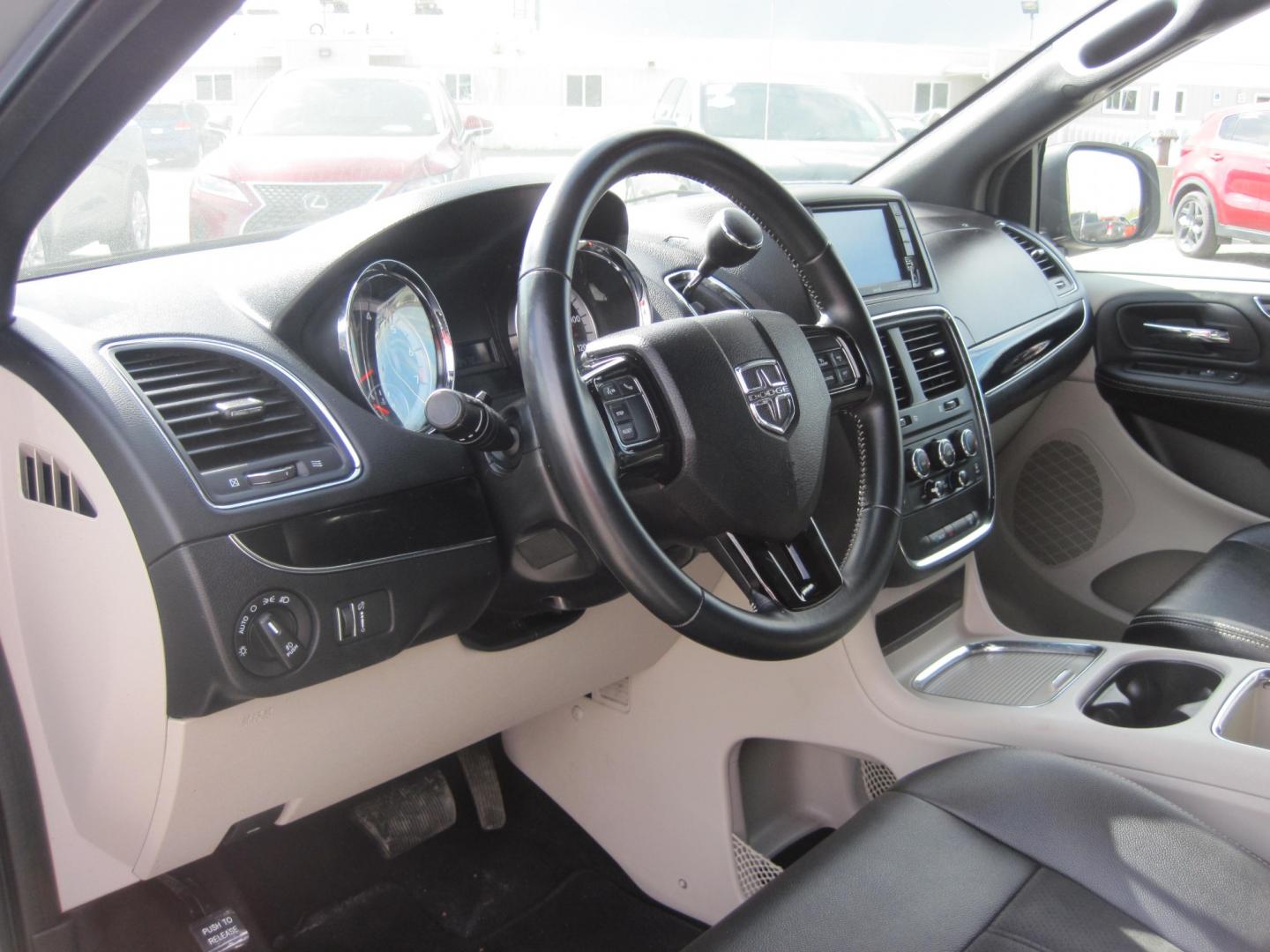 2019 silver /black Dodge Grand Caravan SXT (2C4RDGCG8KR) , located at 9530 Old Seward Highway, Anchorage, AK, 99515, (907) 349-3343, 61.134140, -149.865570 - Photo#12